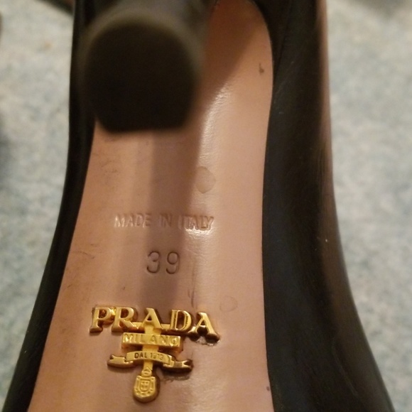 Prada heels - Picture 2 of 8